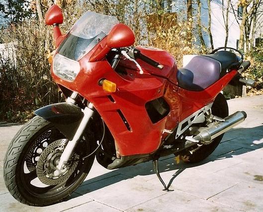 SUZUKI GSX 600 F
